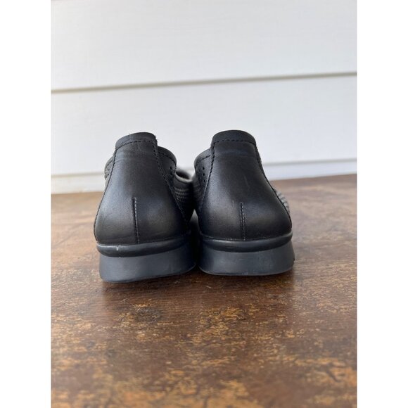 Clarks Collection Womens Black Perforated Slip-On Flats Size 6.5 M - Picture 3 of 5